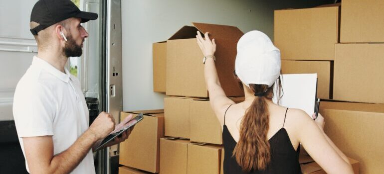 Professionals from the moving company, who take care of the whole relocation process.