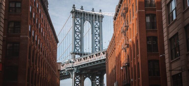 A photo of the Brooklyn bridge