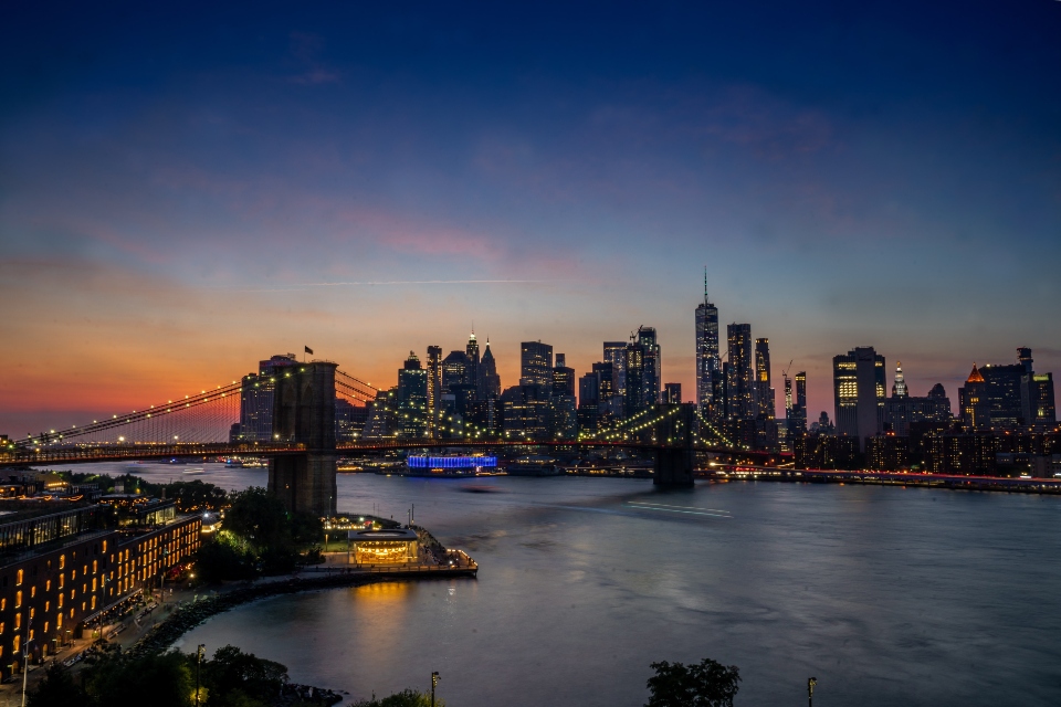Manhattan Vs Queens: Where to live?