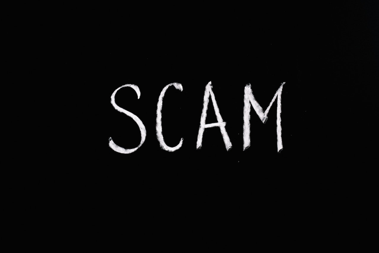 Avoiding common scams when moving to Whitestone, NY